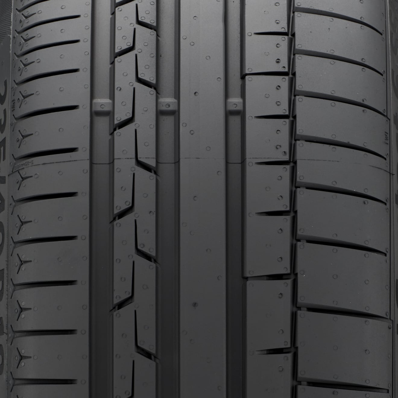Рисунок протектора Continental SportContact 6 SSR